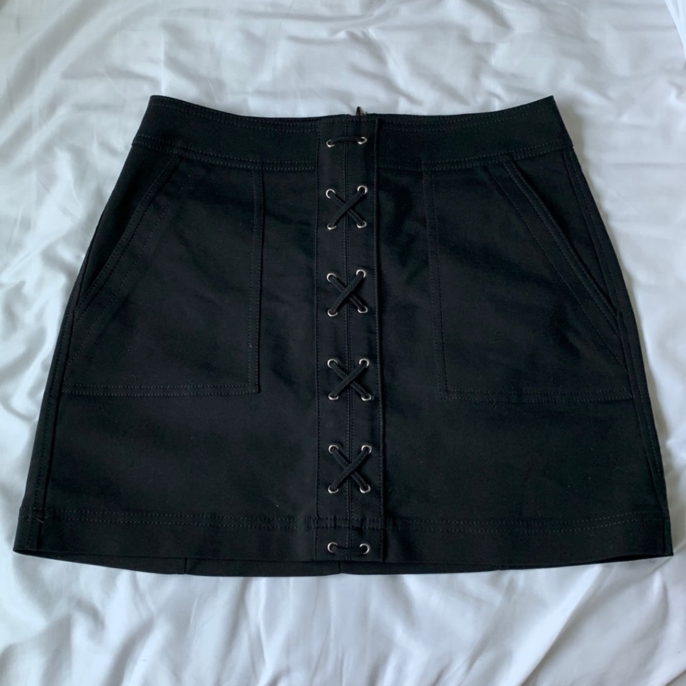 Express black mini skirt size 4 with pockets
